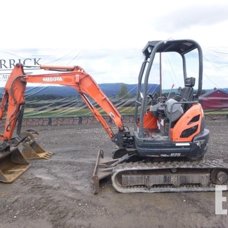 2016 KUBOTA U25