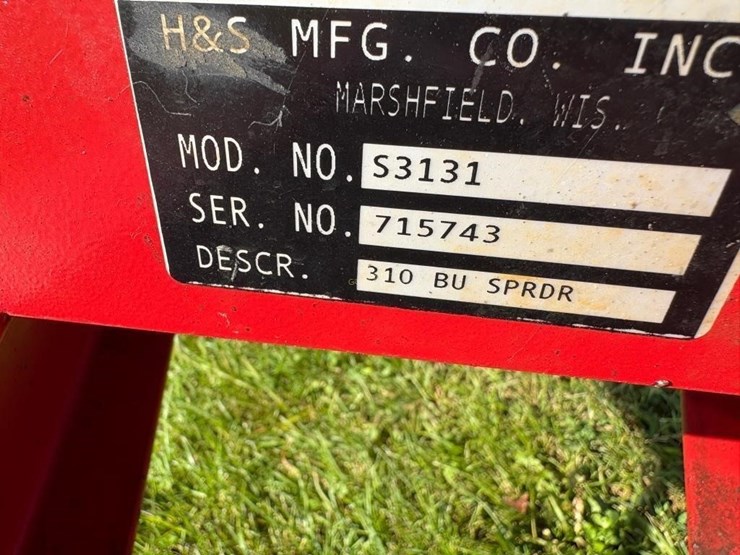 h&s-3131-heavy-duty-manure-spreader-image-13