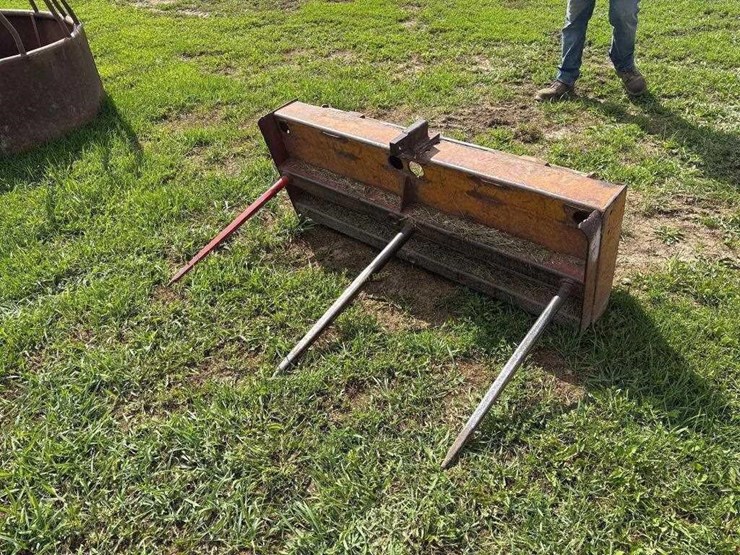 skidsteer-mount-3-tine-bale-spear-image-1