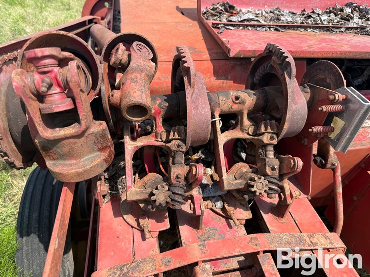new-holland-268-image-13