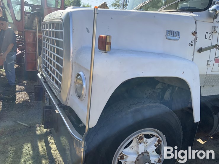 1975-ford-lt9000-image-13