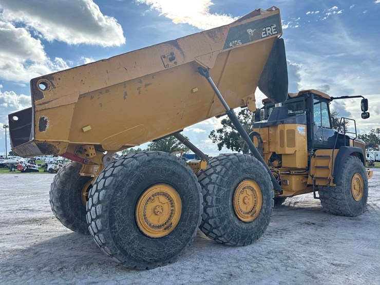 2015-deere-410e-image-3