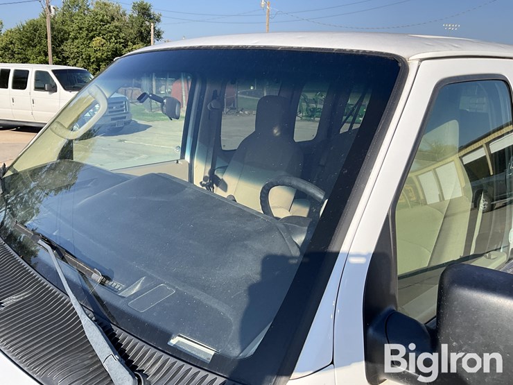 2011-ford-e350-xlt-image-13