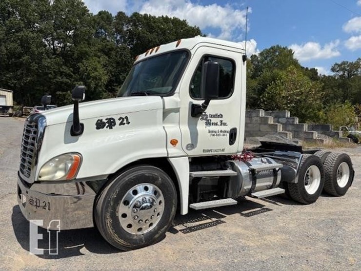 2016-freightliner-cascadia-125-image-1