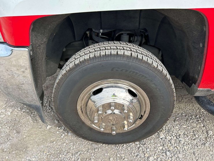 2017-chevrolet-silverado-3500hd-image-29