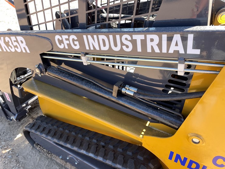 #9457-•-unused-2025-cfg-skid-steer-loader-image-14