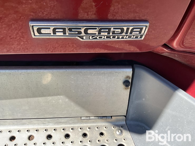 2015-freightliner-cascadia-125-evolution-image-10