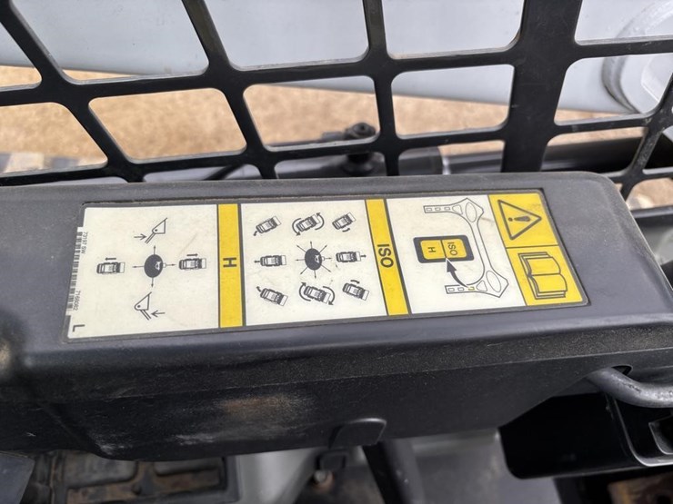 2022-bobcat-t550-image-22