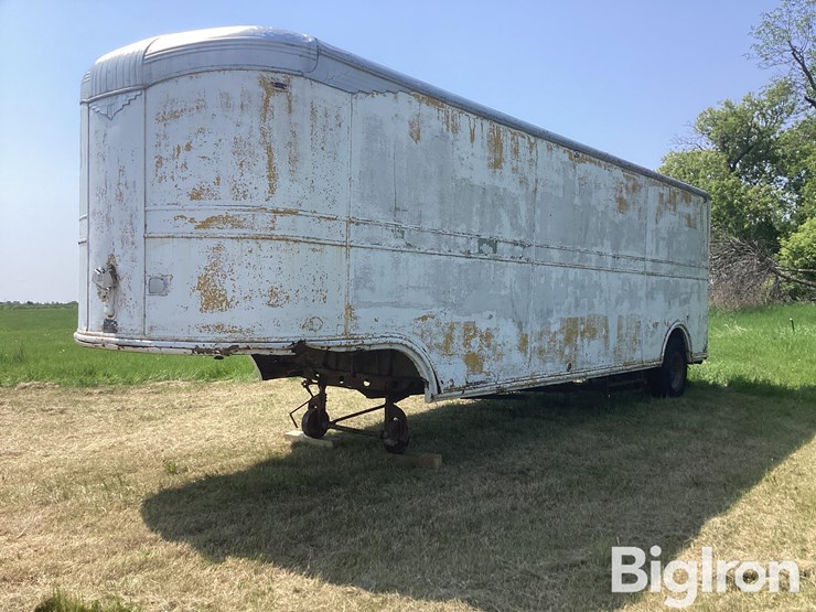 1951-fruehauf-trailer-image-1
