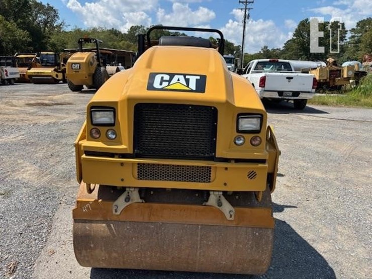 2019-caterpillar-cb24b-image-5