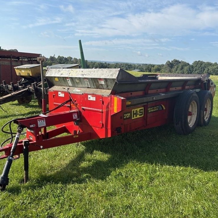 H&S 3131 Heavy Duty Manure Spreader
