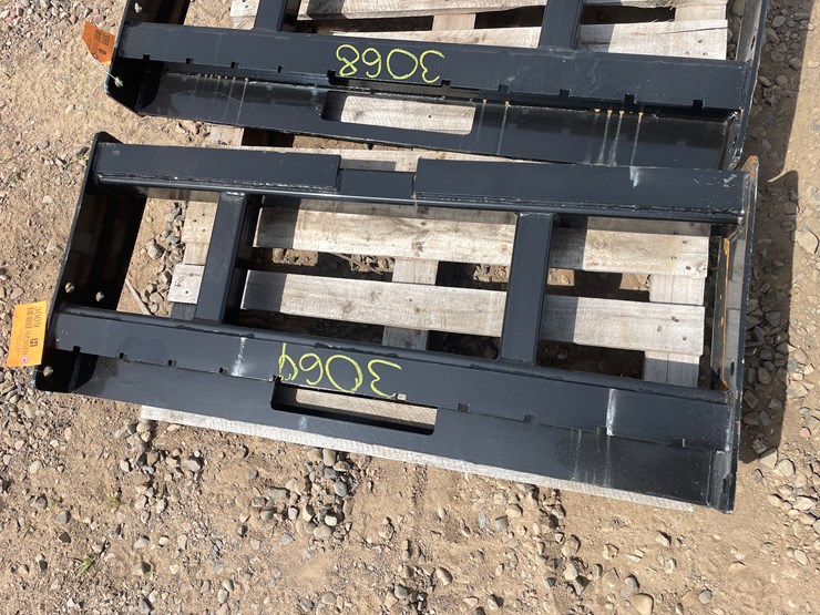 #3069-•-unused-2025-wolverine-pallet-fork-frame-attachment-image-3