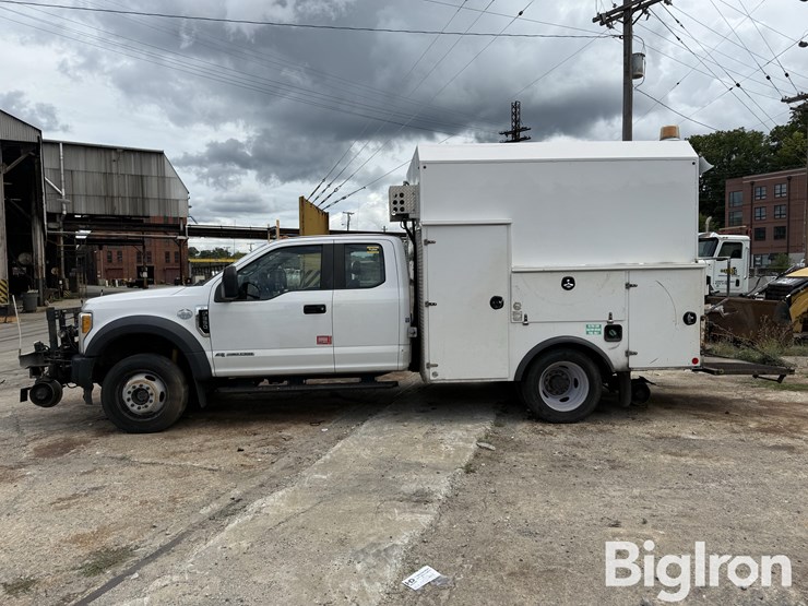 2017-ford-f550-xl-image-8