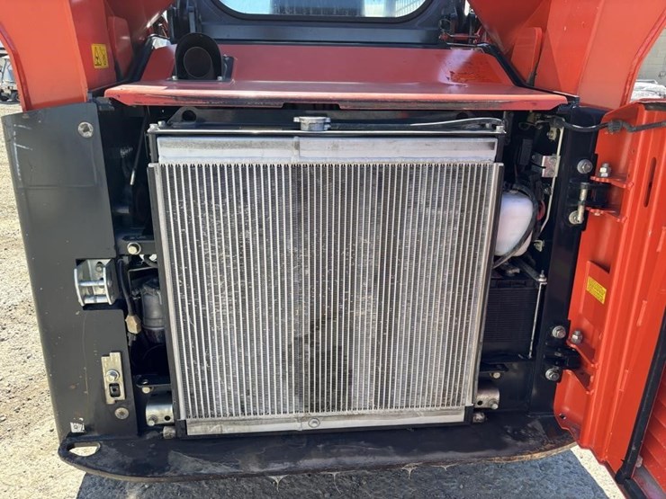2019-kubota-svl75-2-image-30