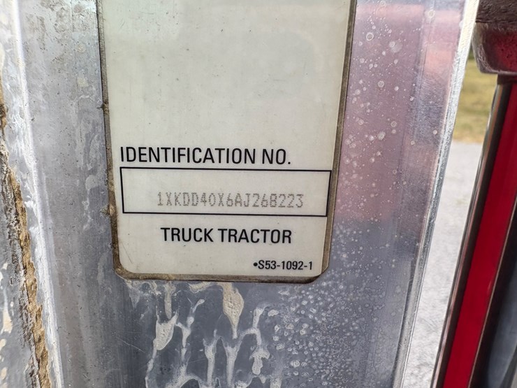 2010-kenworth-t800-image-17