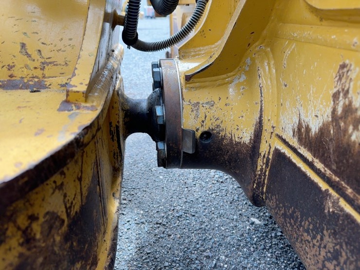 2016-caterpillar-d6k2-xl-image-13