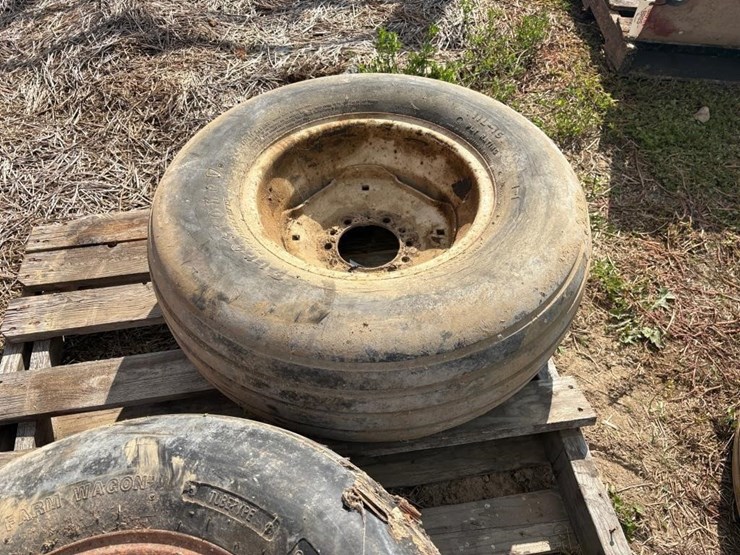 (2)-11l---15-tires-w/rims-image-4