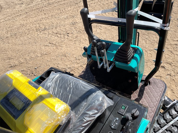 #9430-•-2025-unused-cfg-mini-excavator-image-4