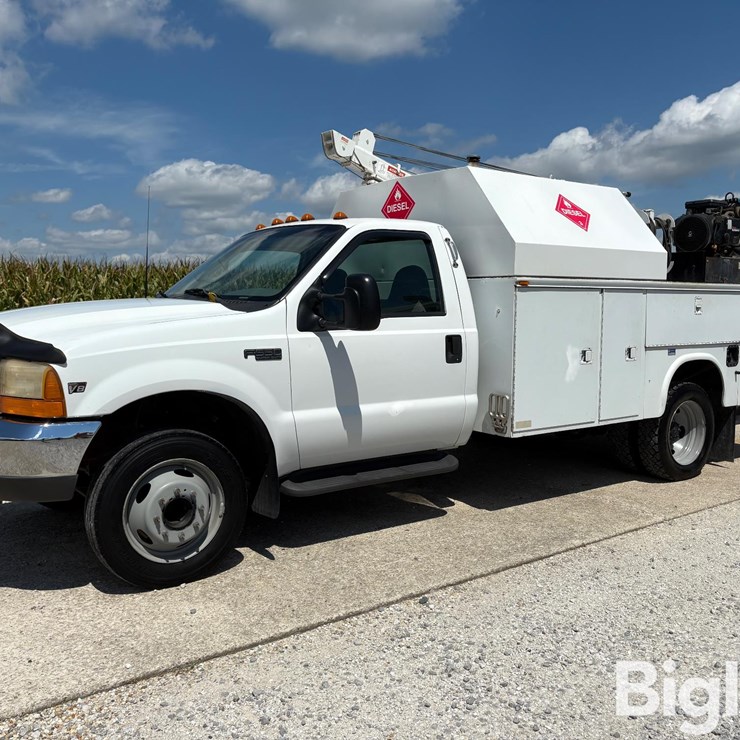 1999 FORD F550