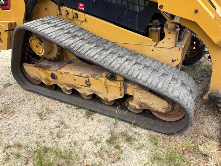 2020-caterpillar-299d3-image-9