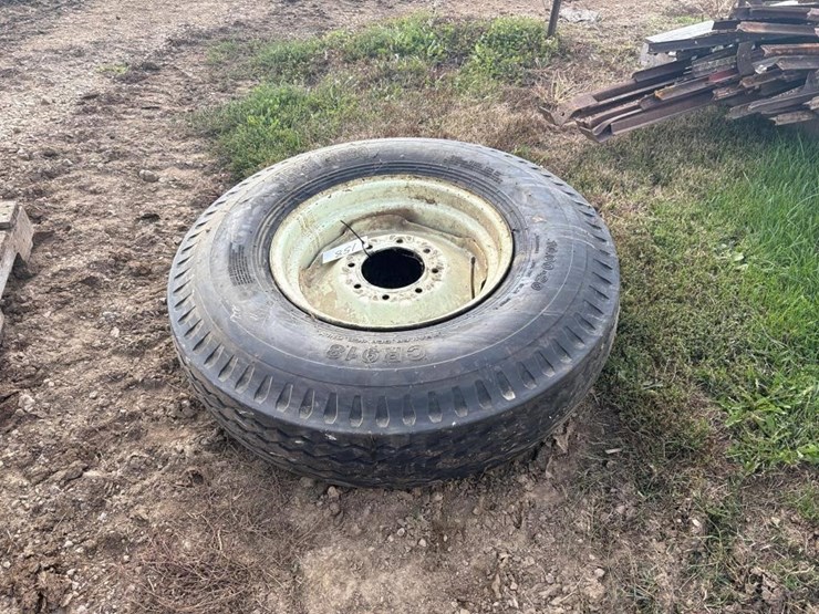 (1)-10.00---20-tire-w/rim-image-1