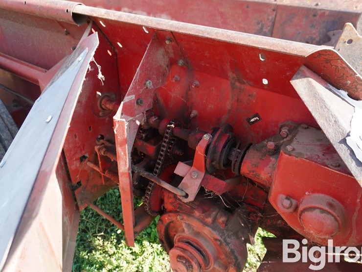 new-holland-155-image-15