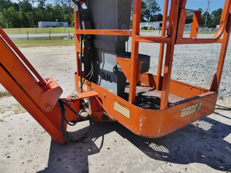 jlg-e300aj-image-11