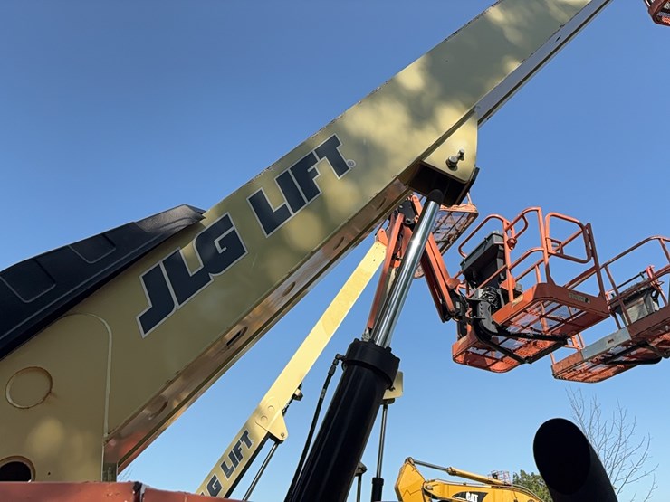 2016-jlg-600s-image-13