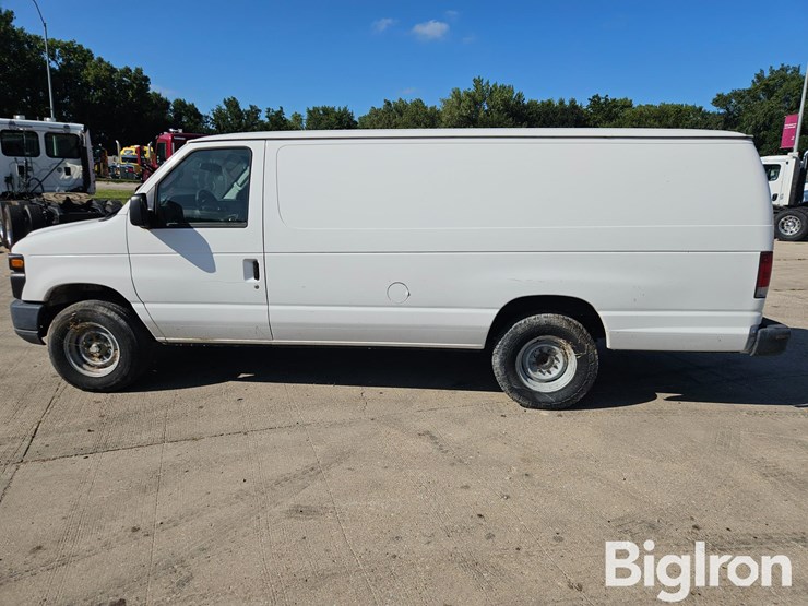 2013-ford-e350-image-8