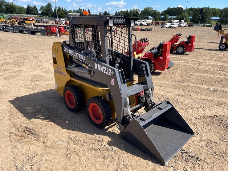 #9456-•-unused-2025-cfg-skid-steer-loader-image-7