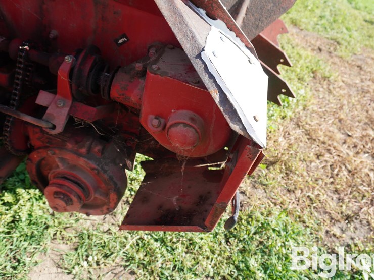 new-holland-155-image-16