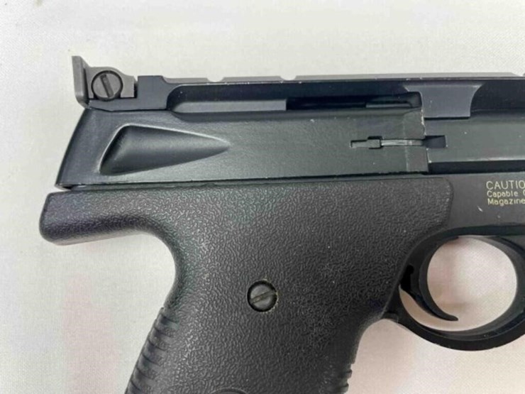 smith-&-wesson-22lr-pistol-image-3