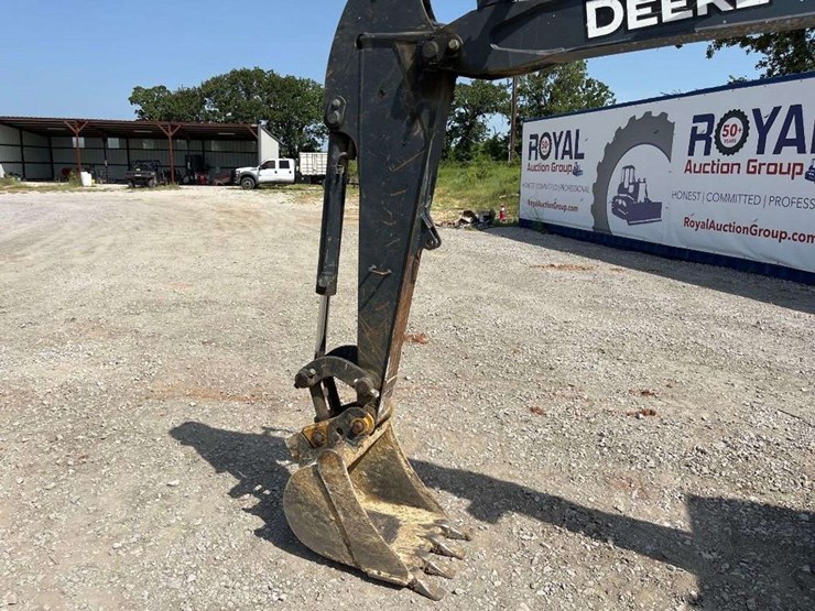 2016-deere-35g-image-18
