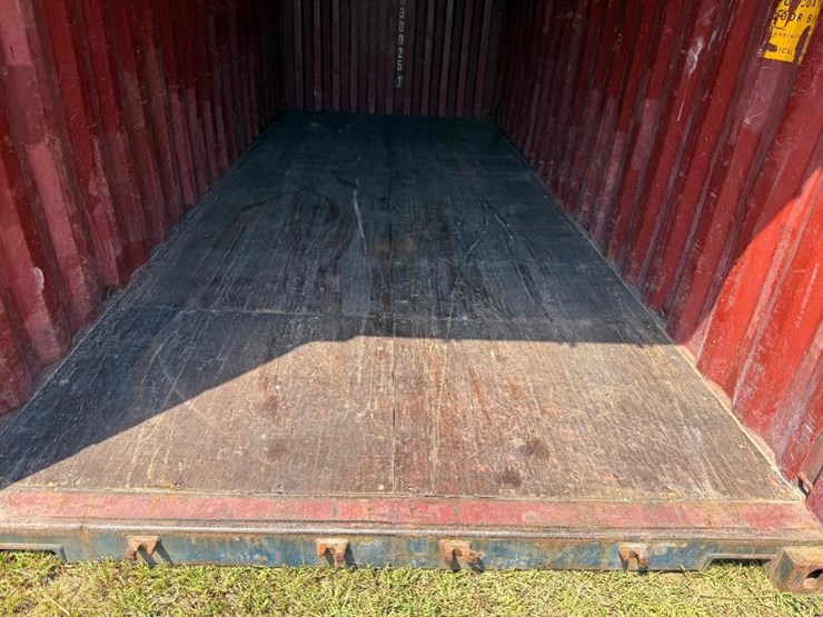 20'-shipping-container-image-3