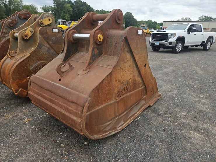 geith-52"-bucket-with-teeth-image-4