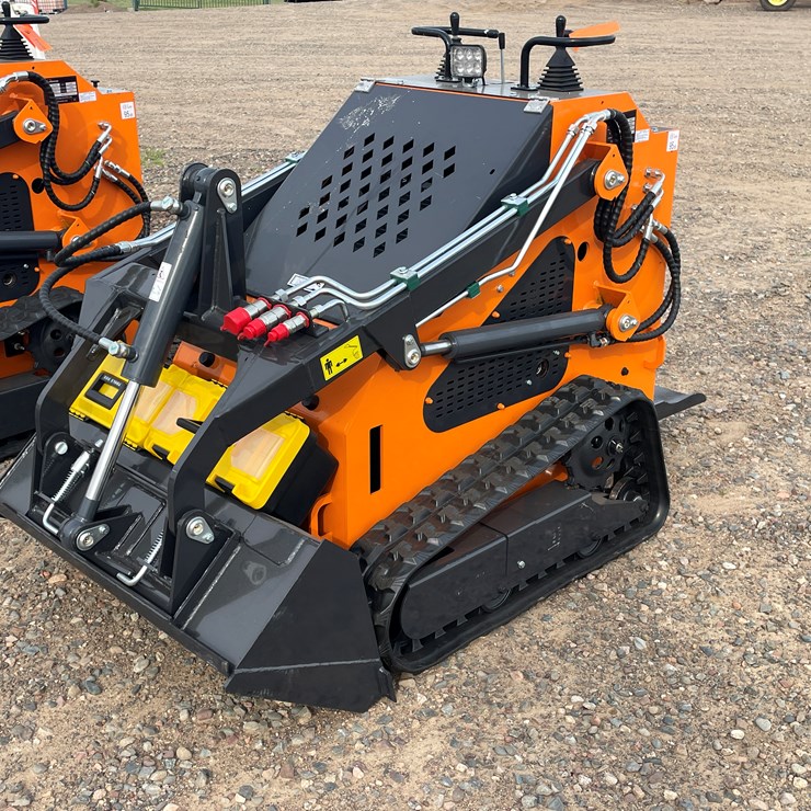 #9084 • Unused 2025 LandHero Mini Skid Steer Loader