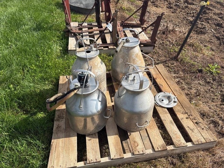 (4)-stainless-steel-milk-cans-image-4