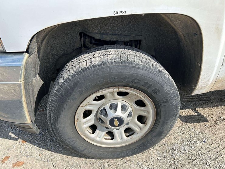 2012-chevrolet-silverado-2500-image-22