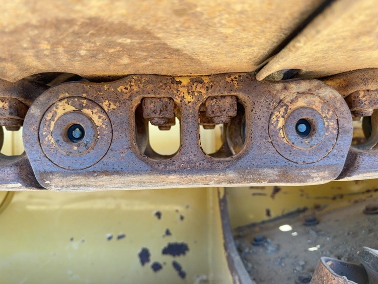 2011-caterpillar-d4k-xl-image-25