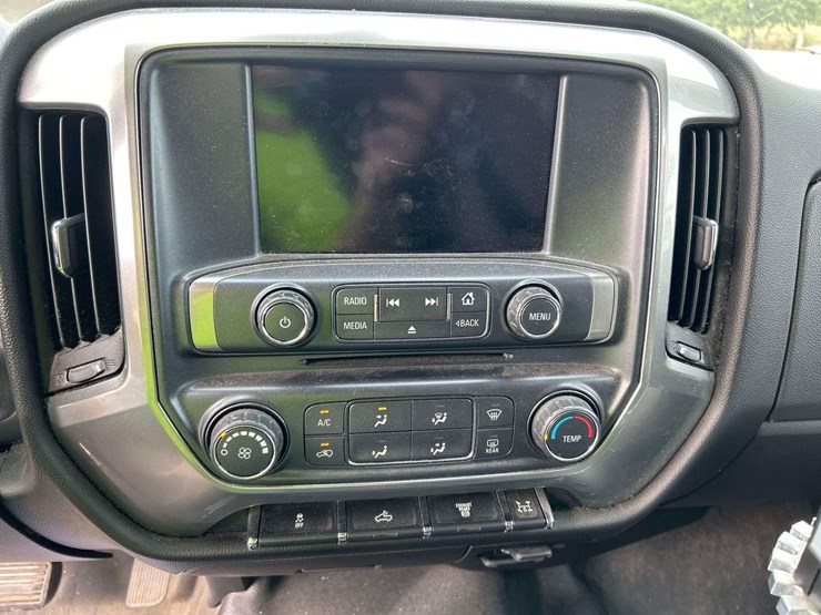 2017-chevrolet-silverado-3500hd-image-15