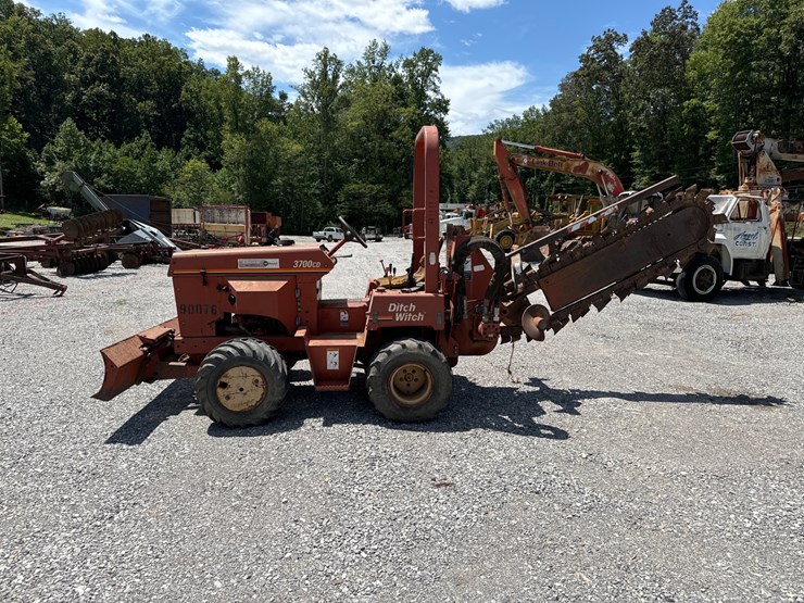 2002-ditch-witch-3700cd-image-1