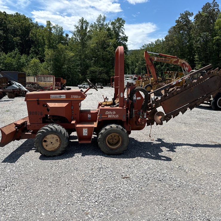 2002 DITCH WITCH 3700CD