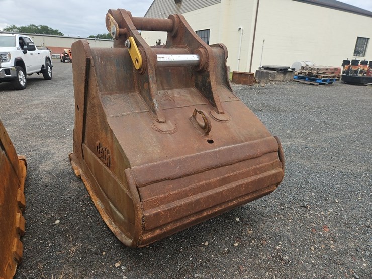 geith-52"-bucket-with-teeth-image-5