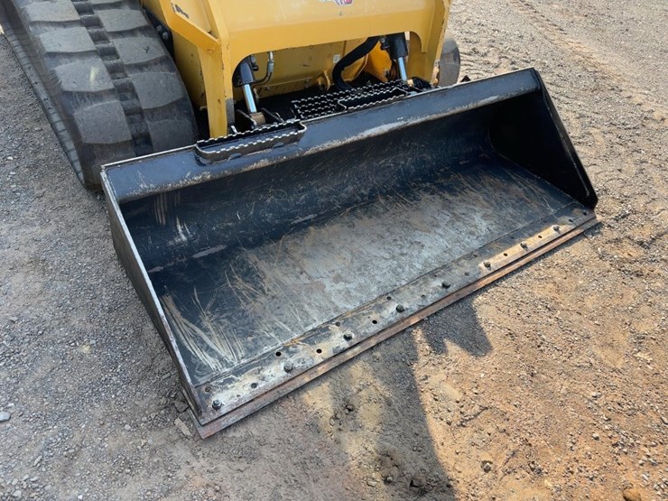 2022-caterpillar-279d3-image-8