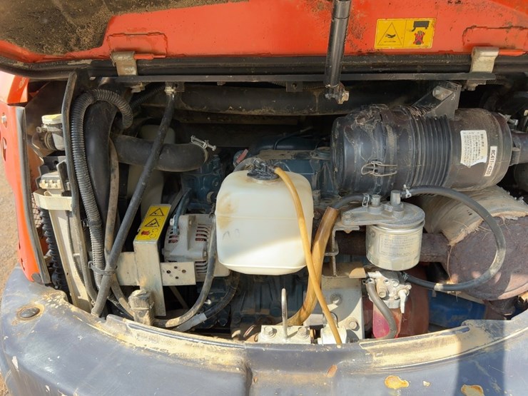 2011-kubota-u35-image-25