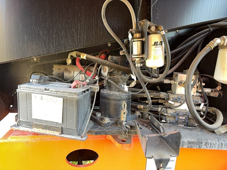 2016-jlg-600s-image-7