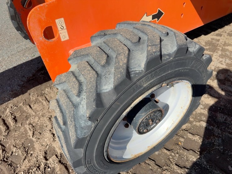 2015-jlg-600s-image-13