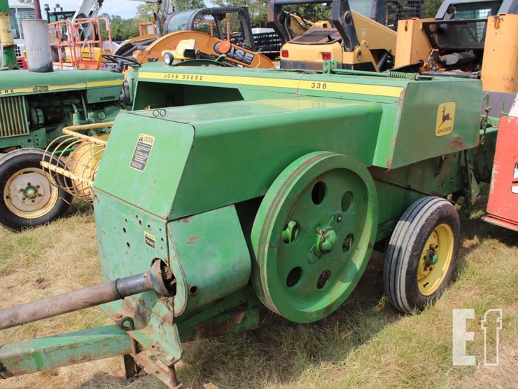 john-deere-336-image-4