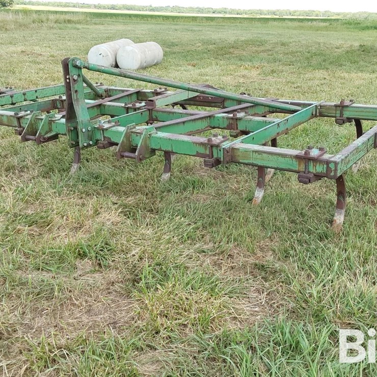 JOHN DEERE 100