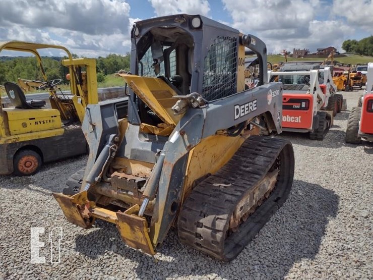 john-deere-329d-image-34